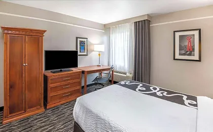 La Quinta Inn & Suites by Wyndham San Antonio Brooks City Base