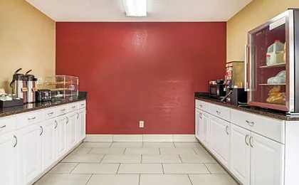 Red Roof Inn Acworth - Emerson / LakePoint South
