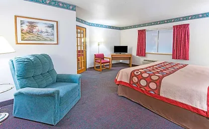 Super 8 by Wyndham Richfield/Cleveland