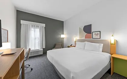 Spark by Hilton Cincinnati Airport South