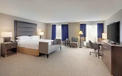 DoubleTree by Hilton Richmond Airport