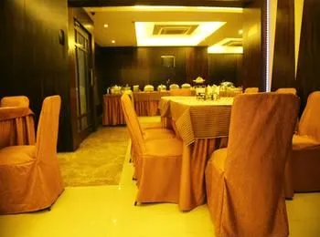 OYO Premium Rowland Road