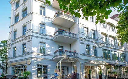 Louisa'S Place