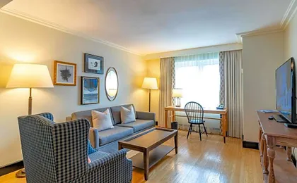 Williamsburg Lodge, Autograph Collection