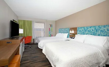 Hampton Inn & Suites Kansas City-Merriam
