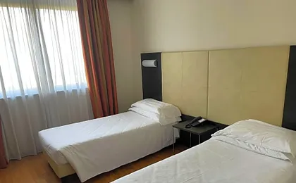 Elysium Hotel Raya