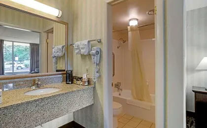 Quality Inn Fredericksburg near Historic Downtown