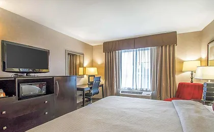 Clarion Inn Elmhurst - Oak Brook Near I-88, I-290, I-294