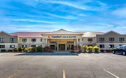 Comfort Inn & Suites Leeds I-20