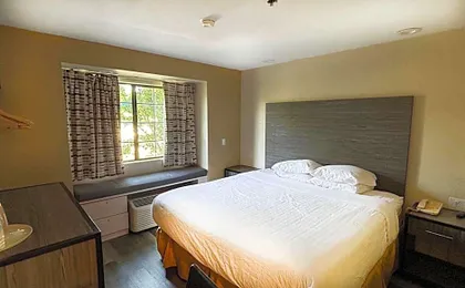 Travelodge by Wyndham Arlington/Dallas Area