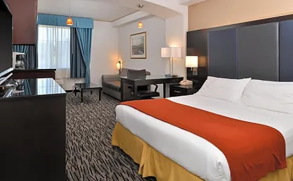 Holiday Inn Express & Suites Tacoma South - Lakewood by IHG