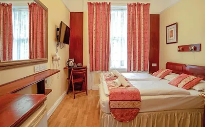 Dolphin Hotel
