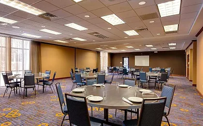 Courtyard by Marriott Chicago Schaumburg/Woodfield Mall