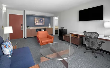 Courtyard by Marriott Los Angeles Burbank Airport