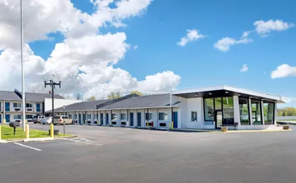 Days Inn by Wyndham Wrightstown