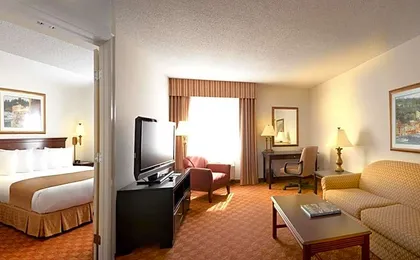 Ann Arbor Regent Hotel and Suites