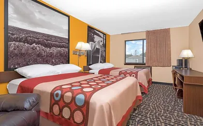 Super 8 by Wyndham Rochester Mayo Clinic Area
