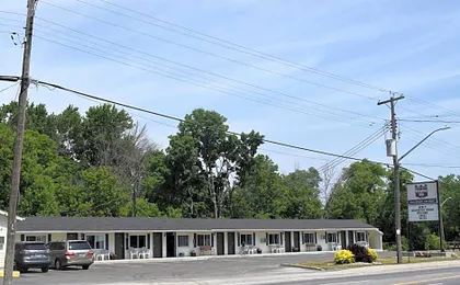 Knights Inn - Arnprior ON