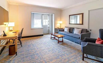 Williamsburg Lodge, Autograph Collection