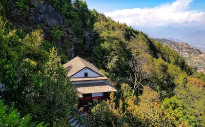 Everest Manla Resort