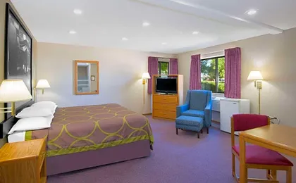 Super 8 by Wyndham Knoxville