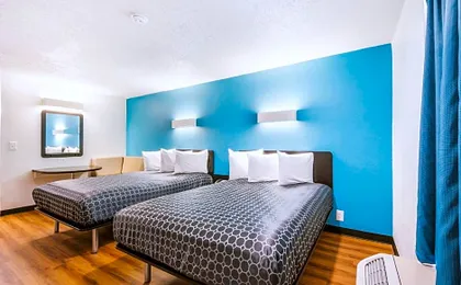 Sky Palace Inn & Suites By Jasper Beeville