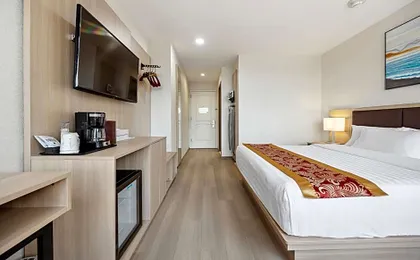 Ramada by Wyndham Flushing Queens