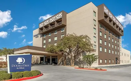 DoubleTree by Hilton Lubbock - University Area
