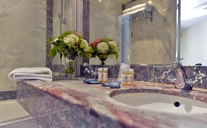 Hotel Suites Unic Renoir Saint-Germain