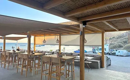 Akrotiri Hotel