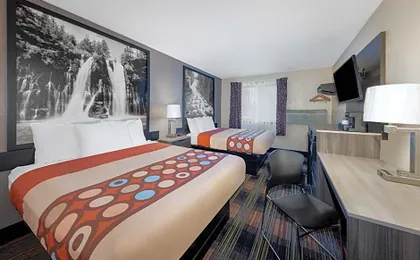 Super 8 by Wyndham Kansas City at Barry Road/Airport