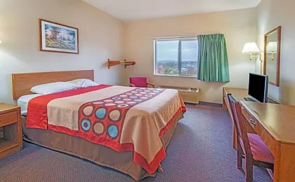 Super 8 by Wyndham Richfield/Cleveland