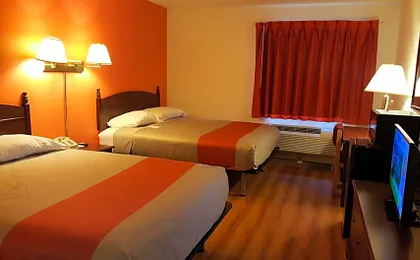 Motel 6-Saukville, WI