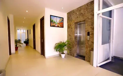 Hotel Premium in Noida Sector 12