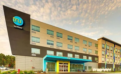 Tru by Hilton Smithfield I-95