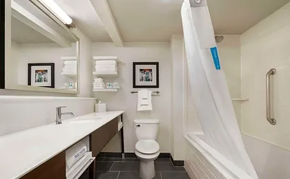 Hampton Inn New Orleans-St. Charles Ave./Garden District