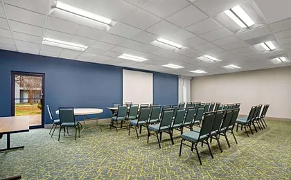 Spark by Hilton Bettendorf Quad Cities