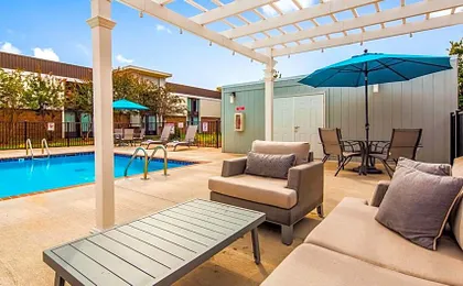 Best Western Plus Yadkin Valley Inn & Suites