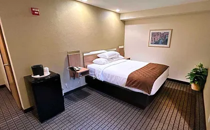 Travelodge by Wyndham Arlington/Dallas Area
