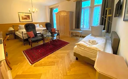 Carlton-Europe Vintage Adults Hotel