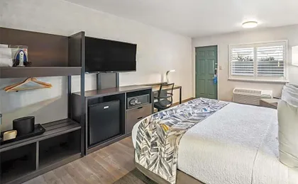 Best Western Plus Hilltop Inn