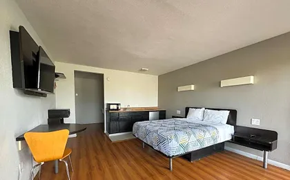Motel 6-Delano, CA