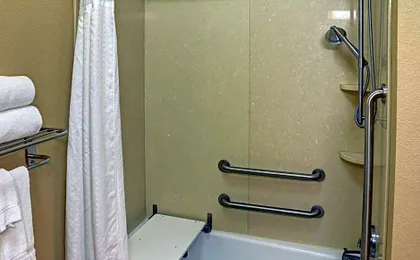 Country Inn & Suites by Radisson, Tyler University Area