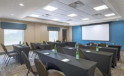 Hampton Inn & Suites Dallas-Lewisville/Vista Ridge Mall