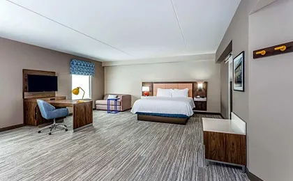 Hampton Inn & Suites Kittery-Portsmouth