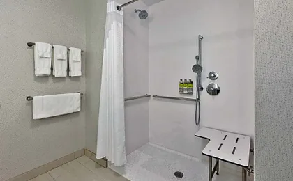 Holiday Inn Express & Suites Milan - Sandusky Area By IHG