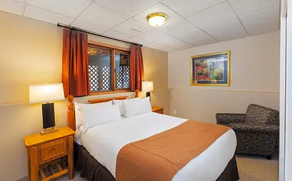 Overlander Mountain Lodge