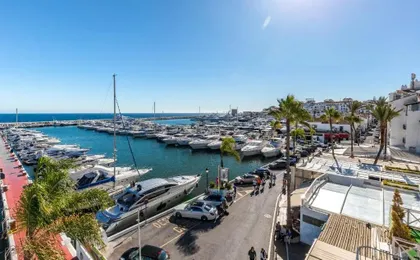 Puerto Banus first line with sea and Marina views