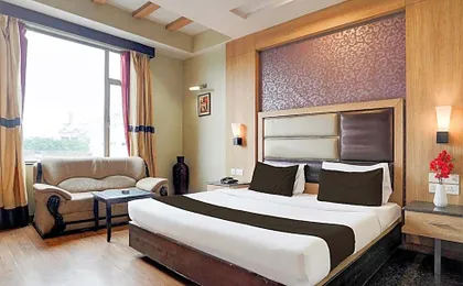 Super Townhouse Bani Park Formerly Aroma Residency