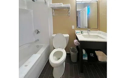 North Vancouver Hotel